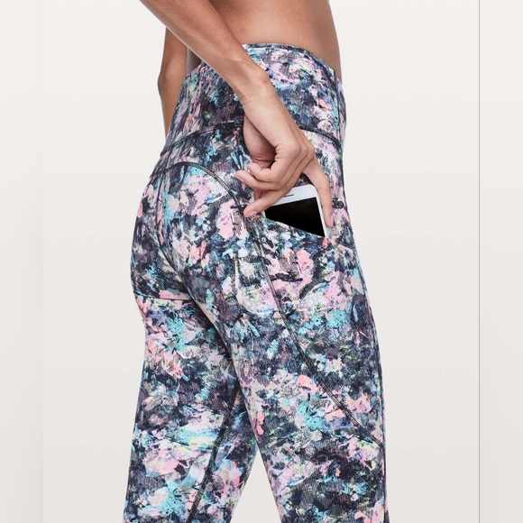 🍋 NWOT Lululemon Fast & Free Crop Nulux Dappled Daze Multi Size 6 - Picture 4 of 10